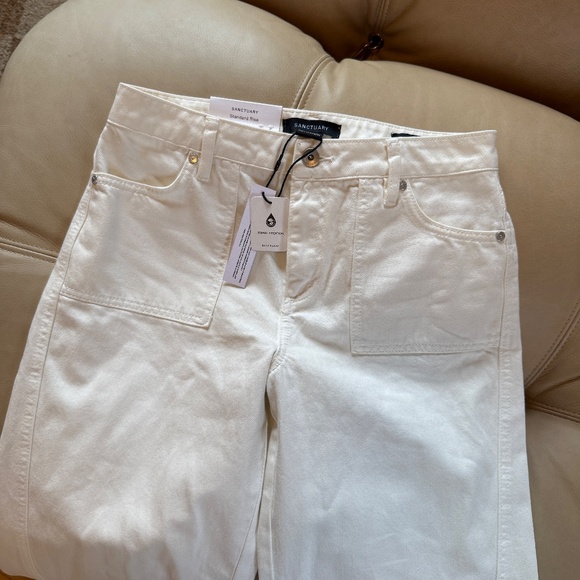 Sanctuary | Voyage Crop in White - Picture 4 of 5